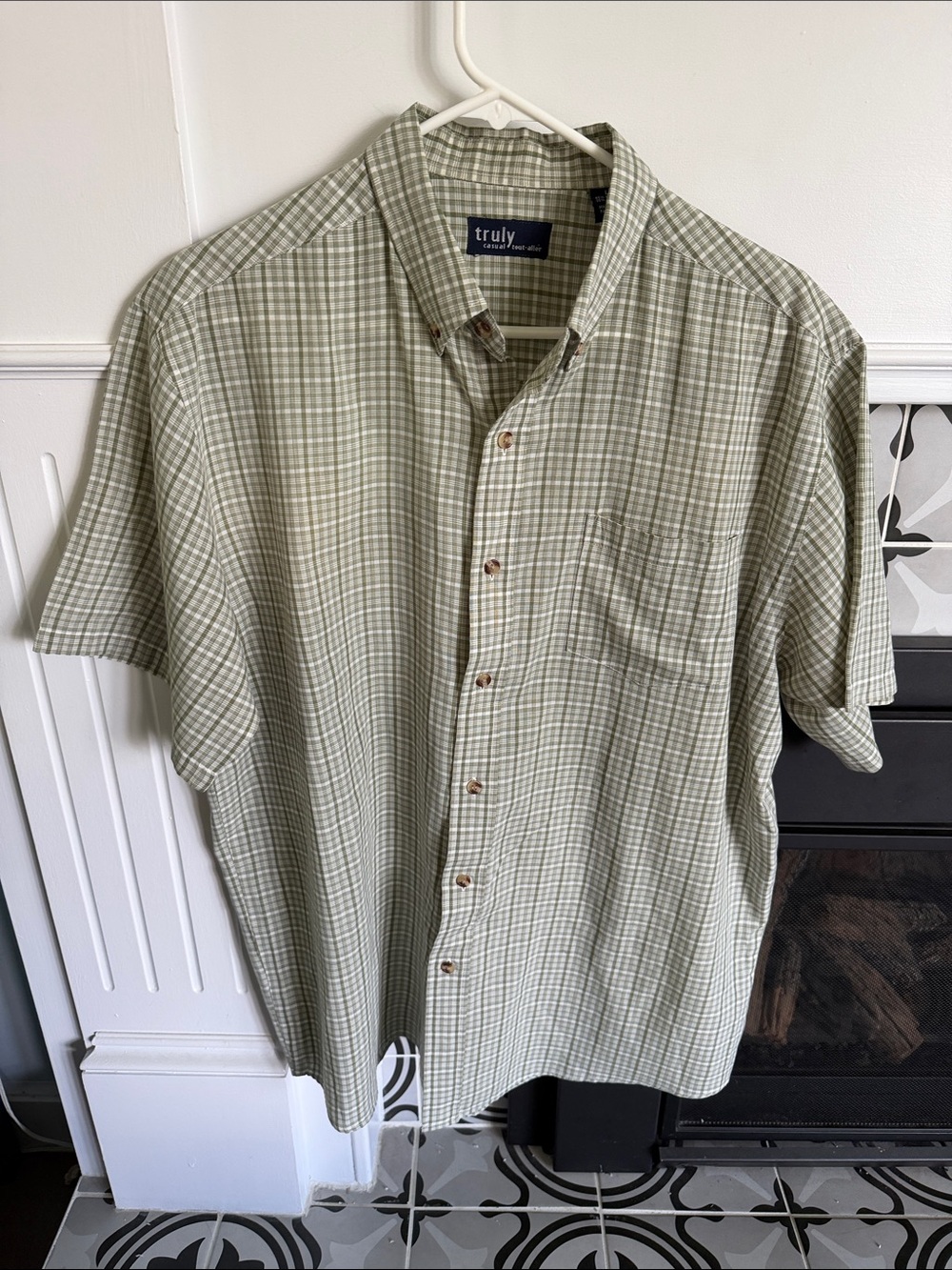 TRULY Men's Light Green Plaid Short-Sleeve Button-Down Shirt